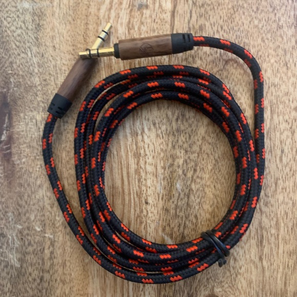 Axiom 3.5mm Audio Cable Aux Cord Male to Male Headphone Wire Stereo Cable 4 Feet - Picture 2 of 4